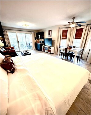 1 bedroom, desk, iron/ironing board, free WiFi