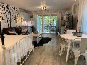 1 Schlafzimmer, Schreibtisch, Bügeleisen/Bügelbrett, WLAN