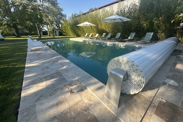 Pool (außen)