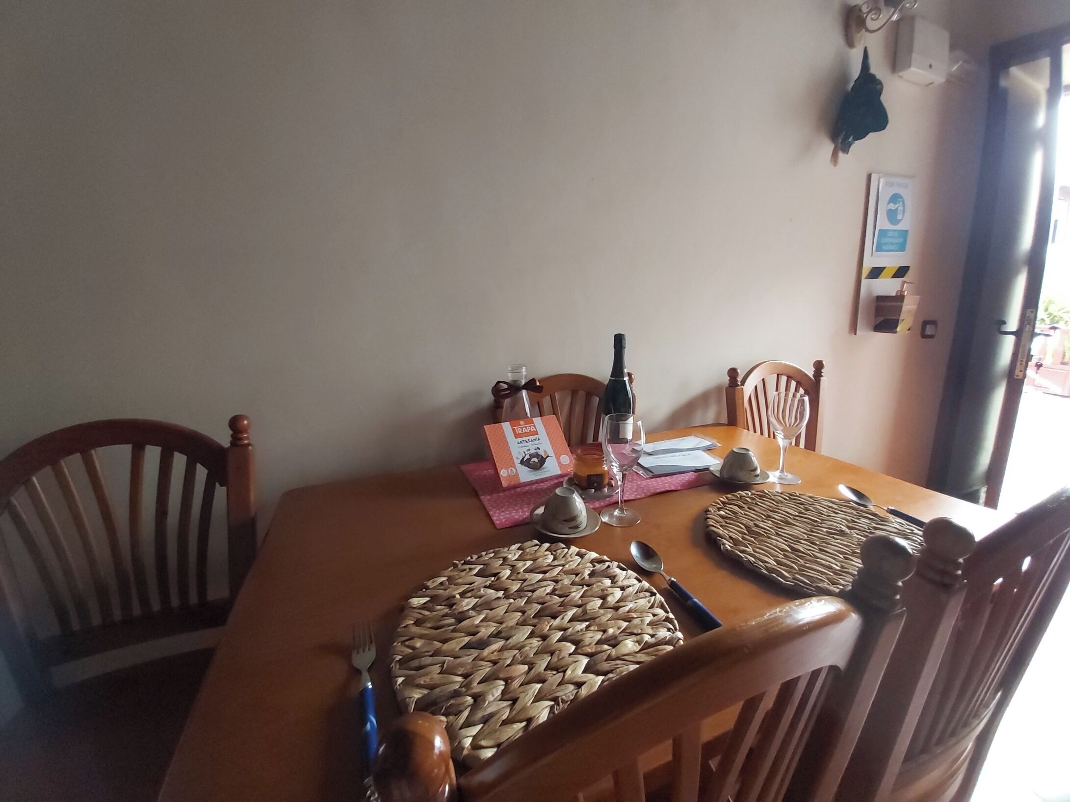 Photo - Villa-Sleeps4-Parking-Garden-Pool-NearAirport