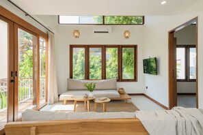 Treetop 2 | Living area | Smart TV