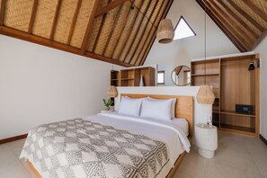 3 bedrooms, desk, free WiFi, bed sheets - Treetop Villas (Pecatu)