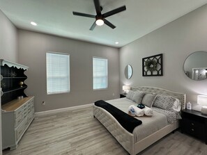 3 室のベッドルーム、アイロン / アイロン台、旅行用ベビーベッド、WiFi