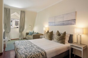 1 slaapkamer, een strijkplank/strijkijzer, wifi, beddengoed