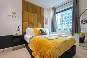 3 chambres, fer et planche à repasser, Wi-Fi, draps fournis