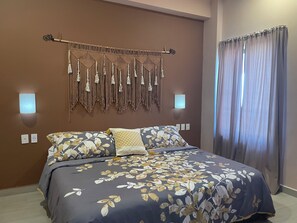 2 dormitoris, escriptori, planxa i posts de planxar i wifi 