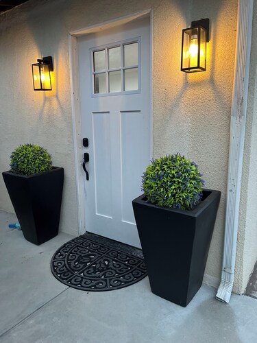 Charming 1-bedroom house with WiFi and kitchen in Santa Clarita