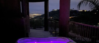 Catalina Foothills Sabino Canyon Four Bedroom One Acre Estate 