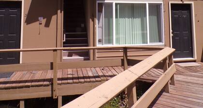 Marvelous 2-bedroom Cedarbrook apartment Near Hillsdale & Multnomah Village