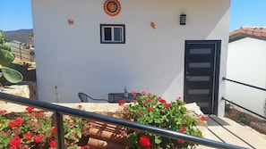Front of property - Cabañas hermosa vista Oceano-Montaña (Ensenada)