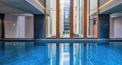 Large Midnight Studio 3, with MCM vibe, in the heart of town