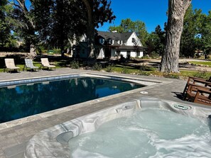 Piscine extérieure, piscine chauffée