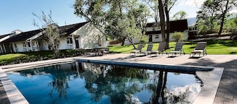 The Guesthouse – Pool, Hot Tub & Near Casinos