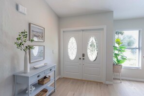 Interior - Brand New Listing/Brand New Heated Pool - The Marquee of Naples +1 773-443-7832 (Naples)