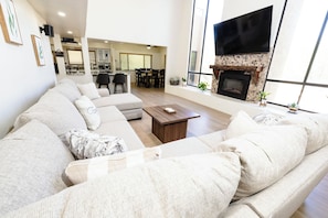 Smart-TV, peis, videospill og bøker