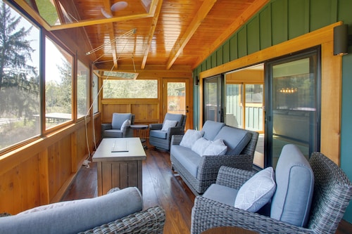 Puget Sound Views, 8.5 Acres! Luxury Outdoor Oasis