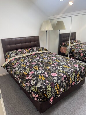 2 chambres, fer et planche Ă repasser, Wi-Fi gratuit, draps fournis
