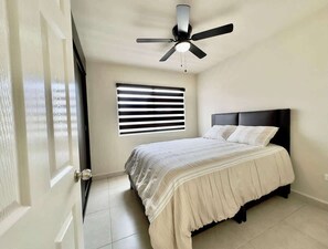 3 bedrooms, iron/ironing board, WiFi, bed sheets
