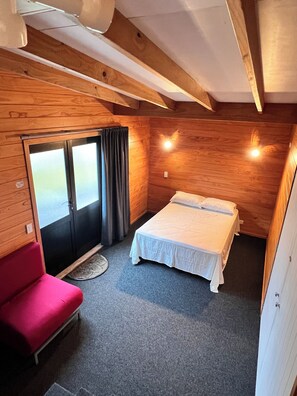 4 bedrooms, WiFi, bed sheets