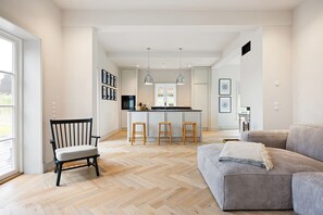 TV, fireplace - Dünen.Way - Design. Aesthetics. Wellbeing. (List auf Sylt)