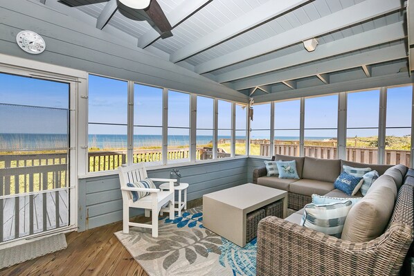 TV, fireplace, DVD player, books