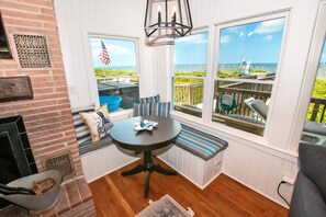 TV, fireplace, DVD player, books