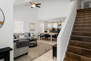 Smart TV - "Bohemian Paradise" - Trendy Beach Getaway, Community Pool, Close to Beach (Panama City Beach)