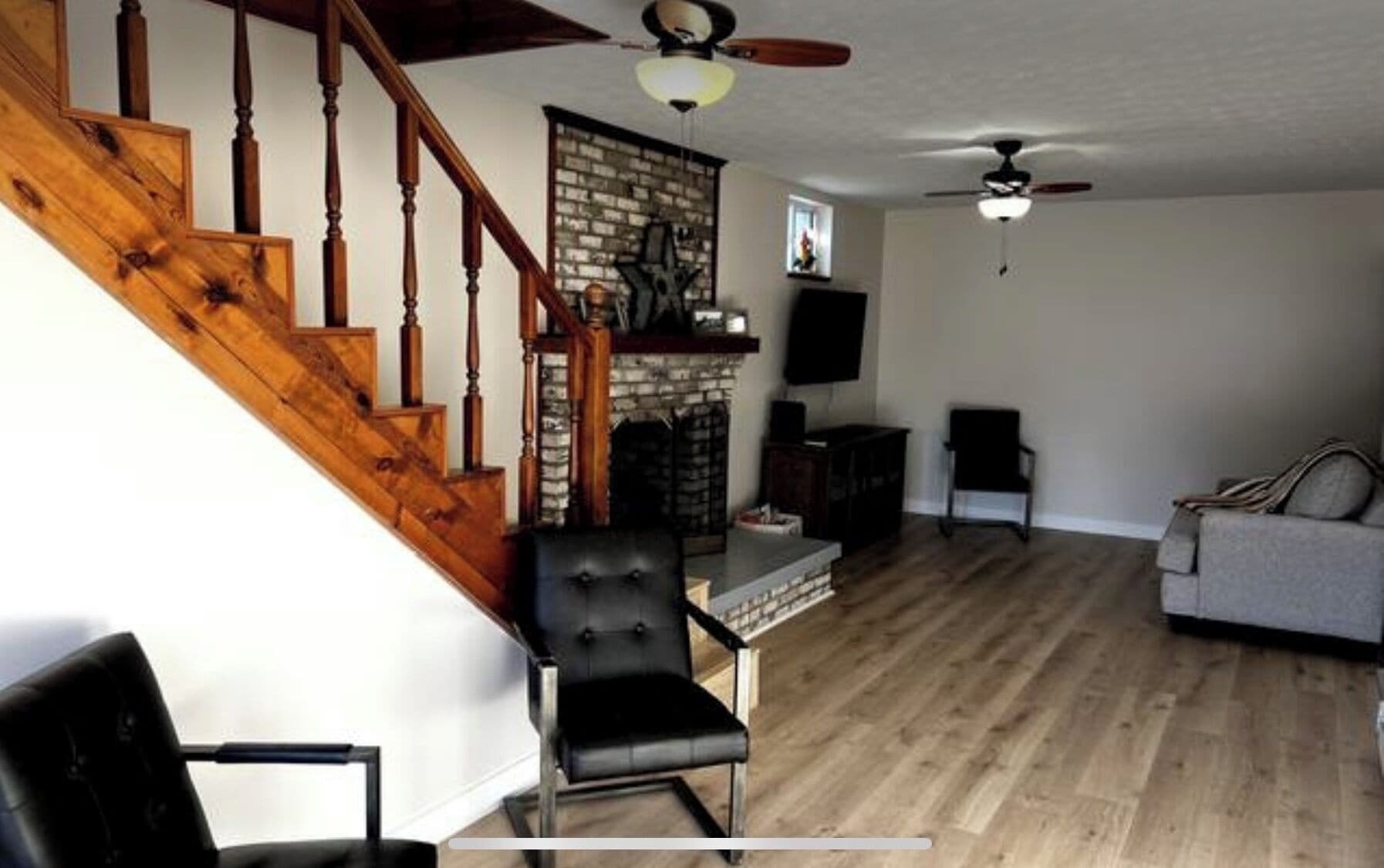 Smart TV, fireplace, foosball, books