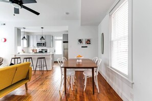Frigorífic, forn, placa de cuina i rentaplats