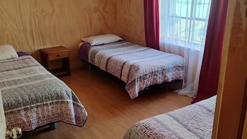 Phòng tập thể Economy, phòng tập thể nam và nữ, quang cảnh thành phố (3 single beds) | Truy cập Internet không dây miễn phí, bộ trải giường