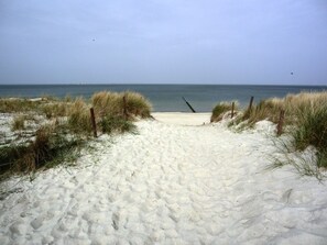 Unclassified image, 5 of 22, button