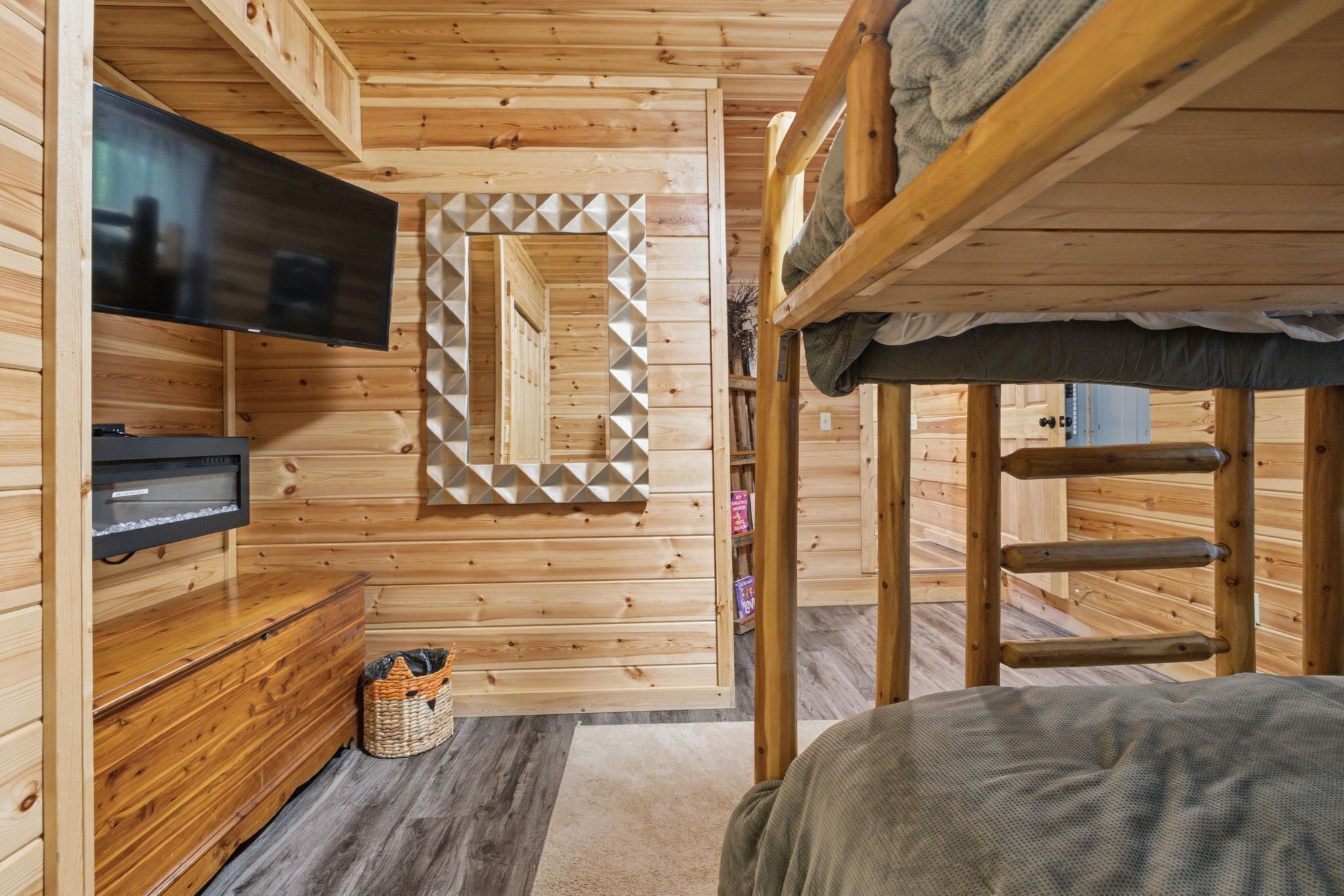 4 bedrooms, desk, free WiFi, bed sheets