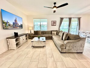 Televisie en een tafeltennistafel