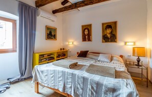 2 slaapkamers, een kluis op de kamer, een strijkplank/strijkijzer