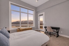 3 habitaciones, escritorio, tabla de planchar con plancha y wifi gratis 