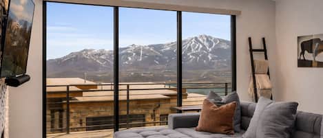 Ălytelevisio, takka, kirjoja, stereot