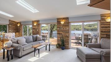 Smart TV, fireplace, computer monitors