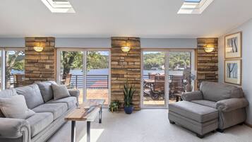 Smart TV, fireplace, computer monitors