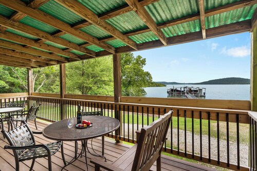 Private Retreat on Table Rock Lake w/ Access_Boat Dock _Free Tickets