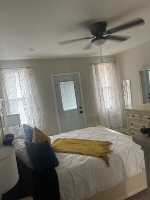 4 quartos, ferros/tábuas de passar roupa, Wi-Fi, roupa de cama