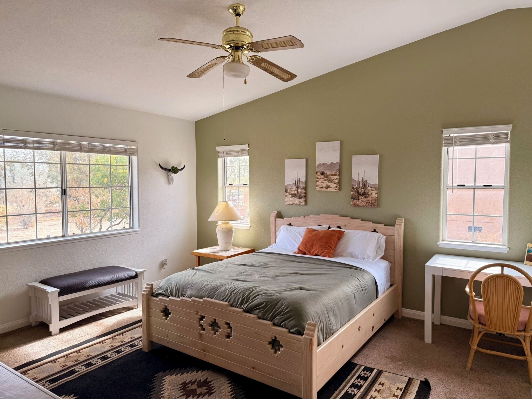 3 عدّة غرف نوم ومكتب ومكواة/لوح كي وواي فاي