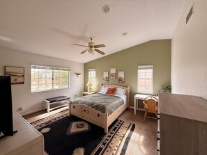 3 bedrooms, desk, iron/ironing board, WiFi
