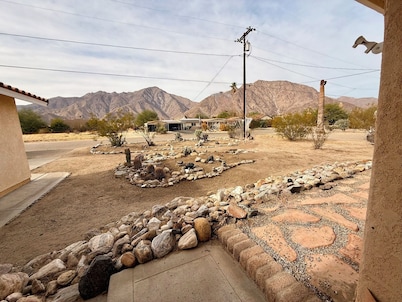 Charming 3brd house in Borrego Springs. Family and pet friendly, close to town!