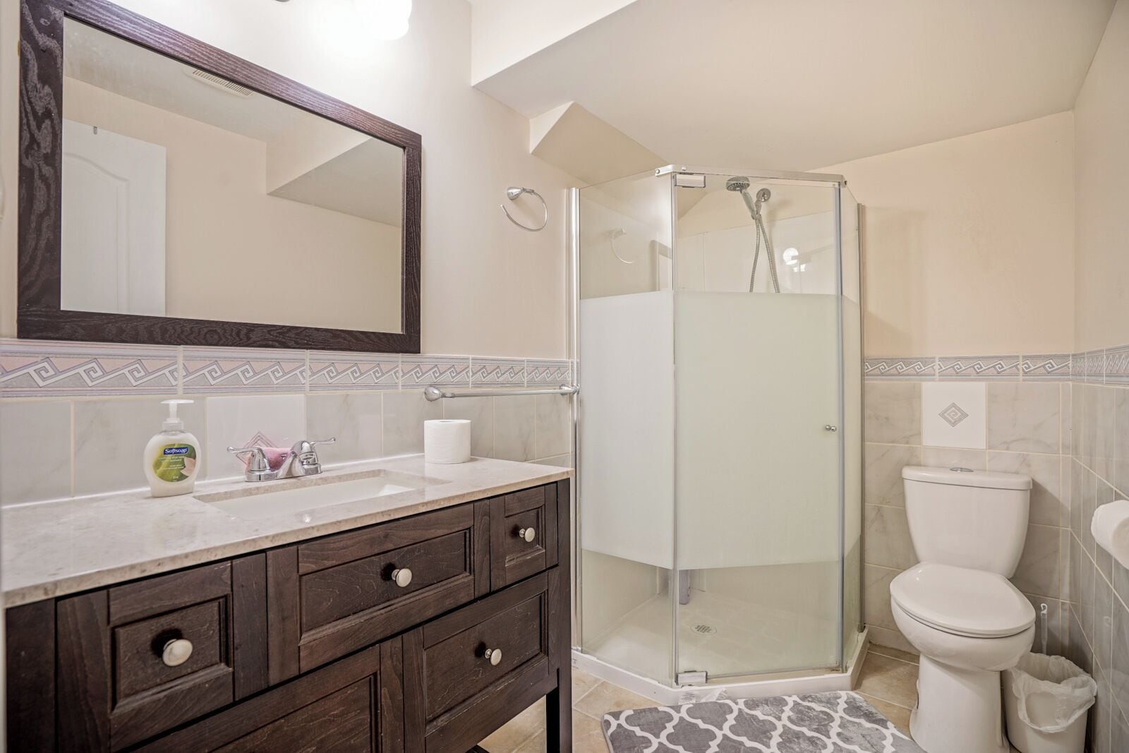 Towels, soap, shampoo, toilet paper