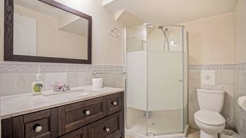 Towels, soap, shampoo, toilet paper