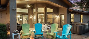 Sedona Among the Rocks, Hot Tub, Fire Pit, Walk to Trails, Bike & Hike! Views!