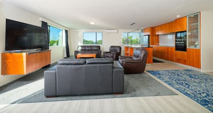 Close to Beach | Mountain Views | Peketa - KK618