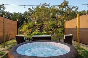 Outdoor spa tub - Waterfall Suite ~Private Hot Tub~Zen at the Palms! (Homosassa)