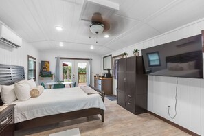 Room - Waterfall Suite ~Private Hot Tub~Zen at the Palms! (Homosassa)