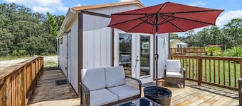 Cabin #1 Zen At The Palms 5 Star Adult Resort  minutes from scalloping & fishing
